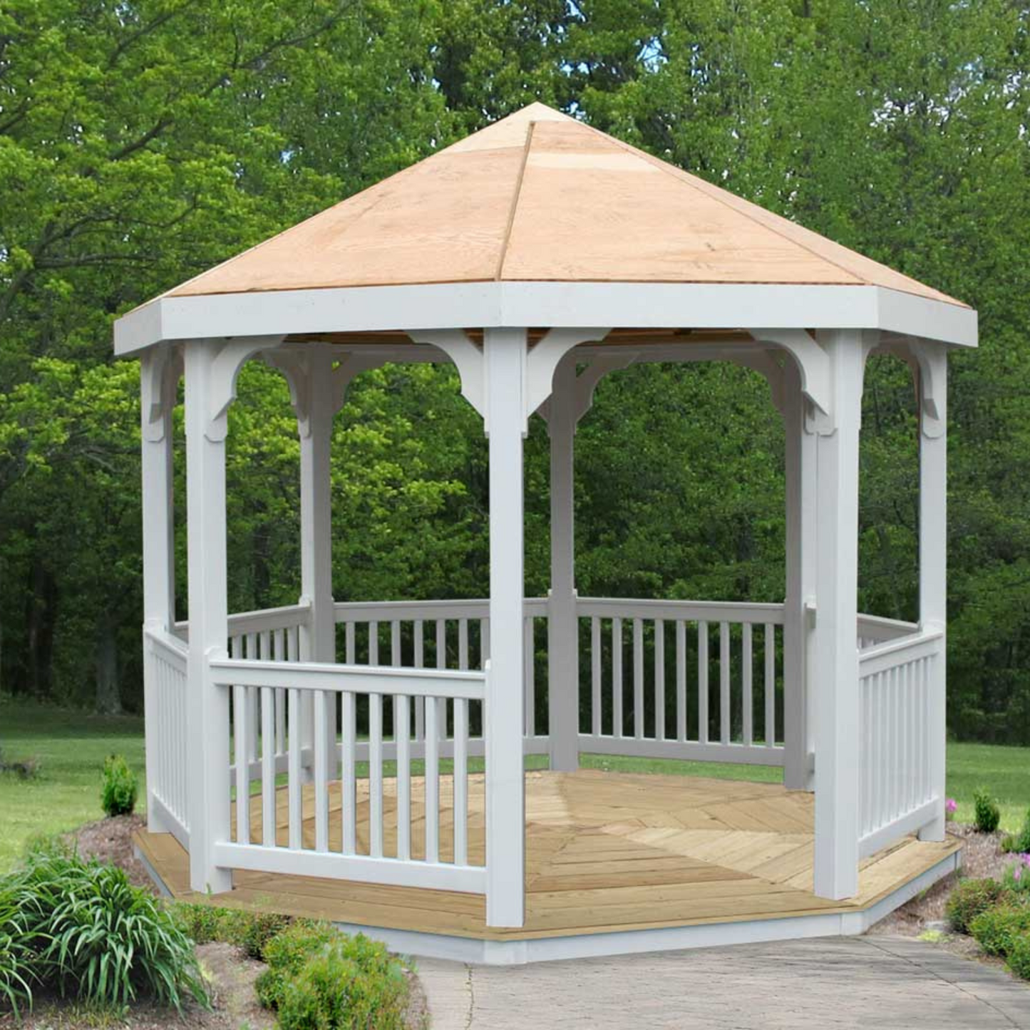 Creekvine Designs mit Vinyl & Pine Gazebo mit Deck abgedeckt