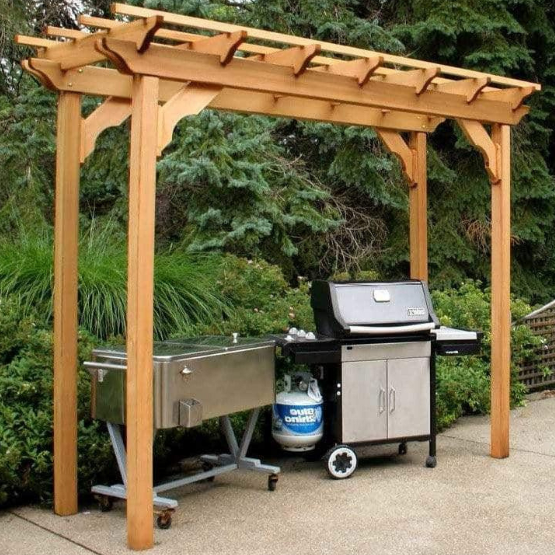 Creekvine Designs Rot Cedar Innenhof Pergola