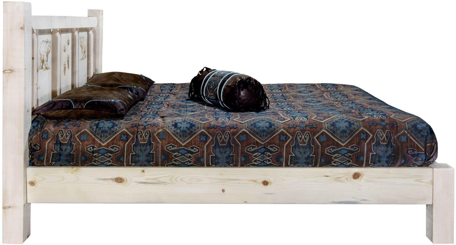Montana Woodworks Homestead Kollektion King Platform Bett mit Lasergravur Design - Bereit zum Abschluss