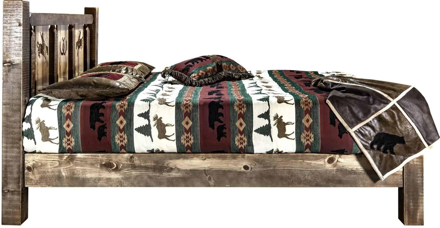 Montana Woodworks Homestead Kollektion King Platform Bett mit Lasergravur Design - Flecken & Klare Lacquer Finish