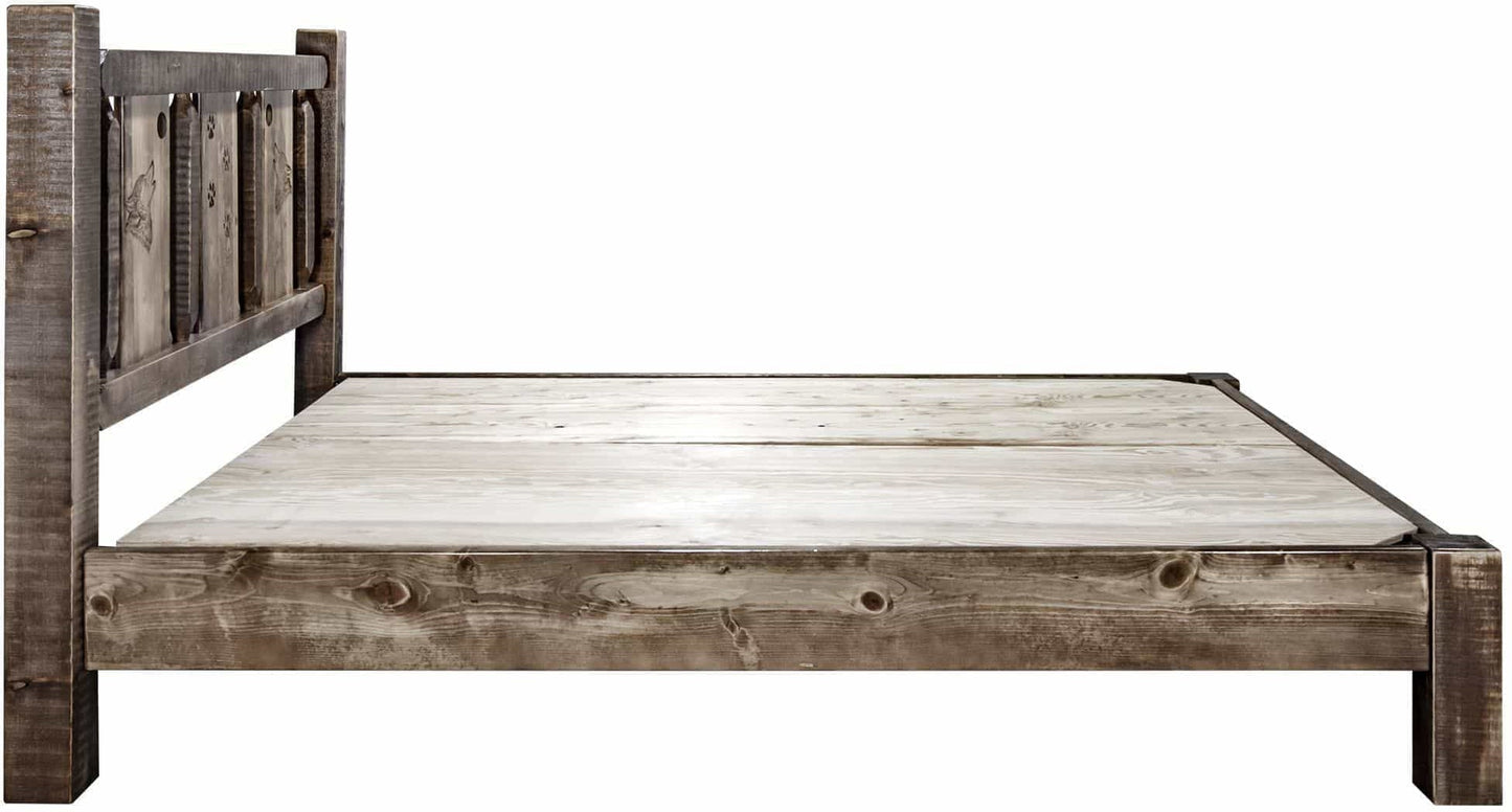 Montana Woodworks Homestead Kollektion King Platform Bett mit Lasergravur Design - Flecken & Klare Lacquer Finish