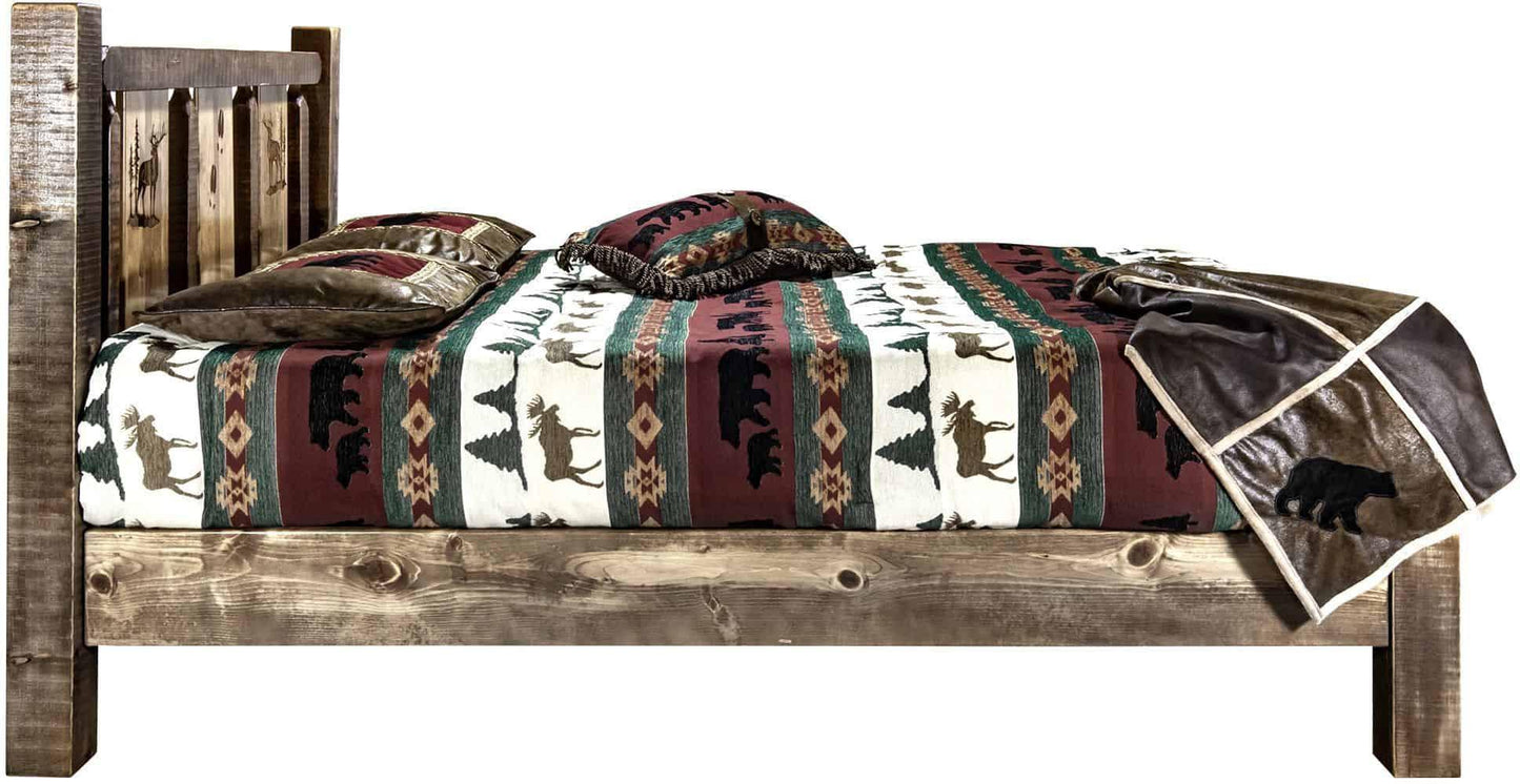 Montana Woodworks Homestead Kollektion King Platform Bett mit Lasergravur Design - Flecken & Klare Lacquer Finish