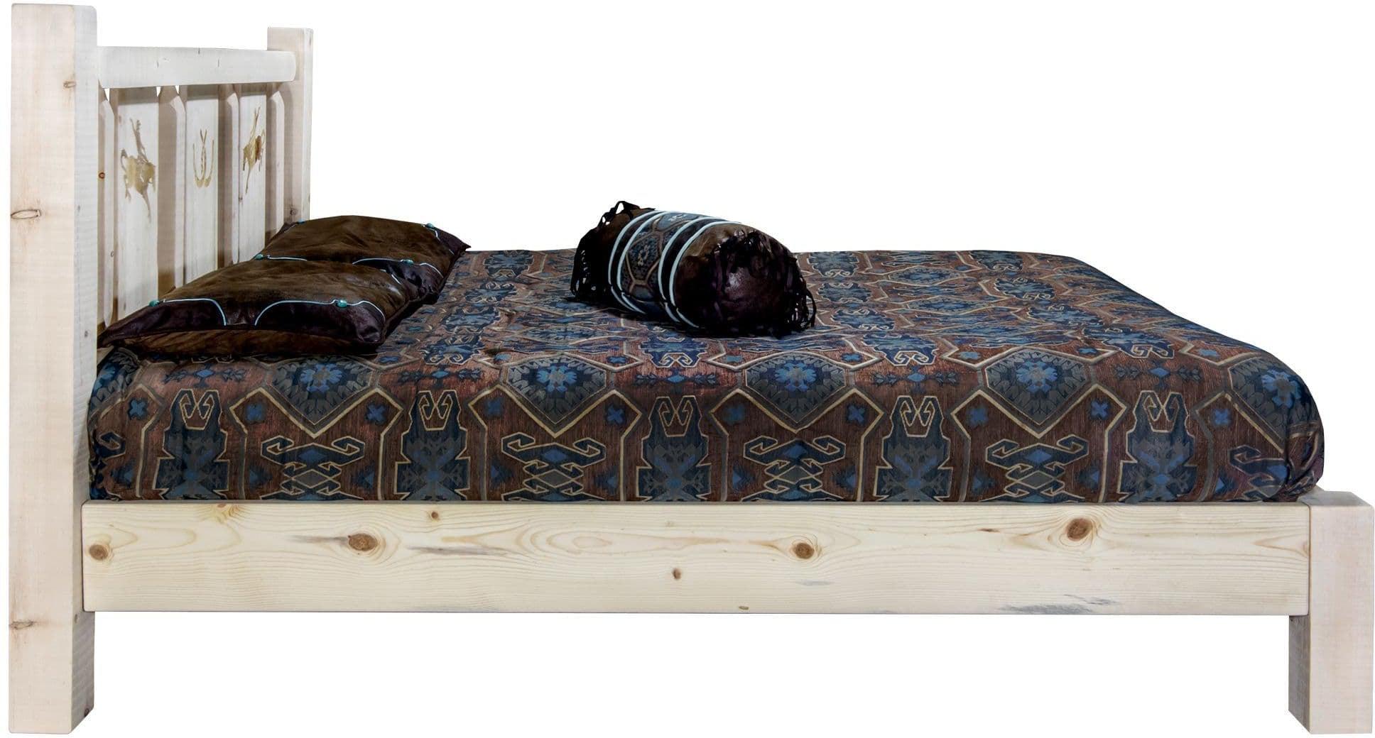 Montana Woodworks Homestead Kollektion Queen Platform Bett mit Lasergravur Design - Klare Lacquer Finish