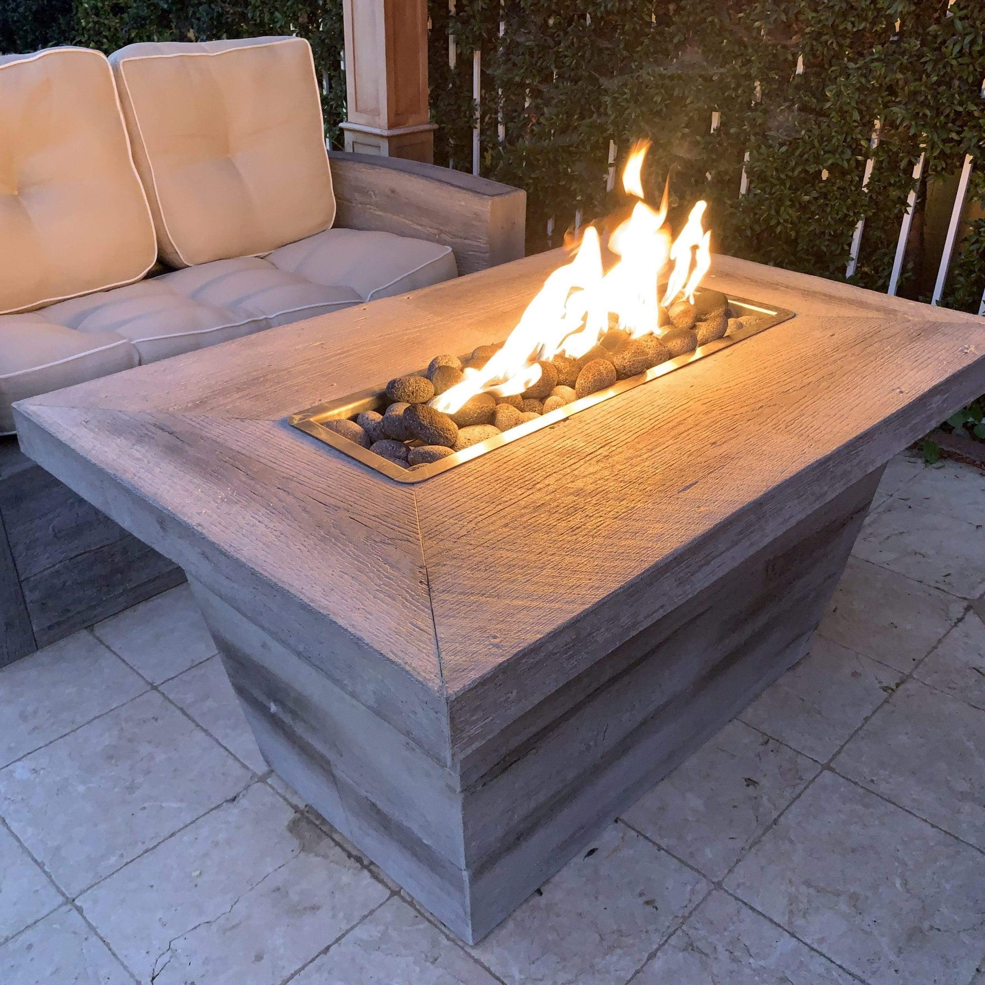 DIE AUSSENSTELLE PLUS Carson Wood Grain Fire Pit