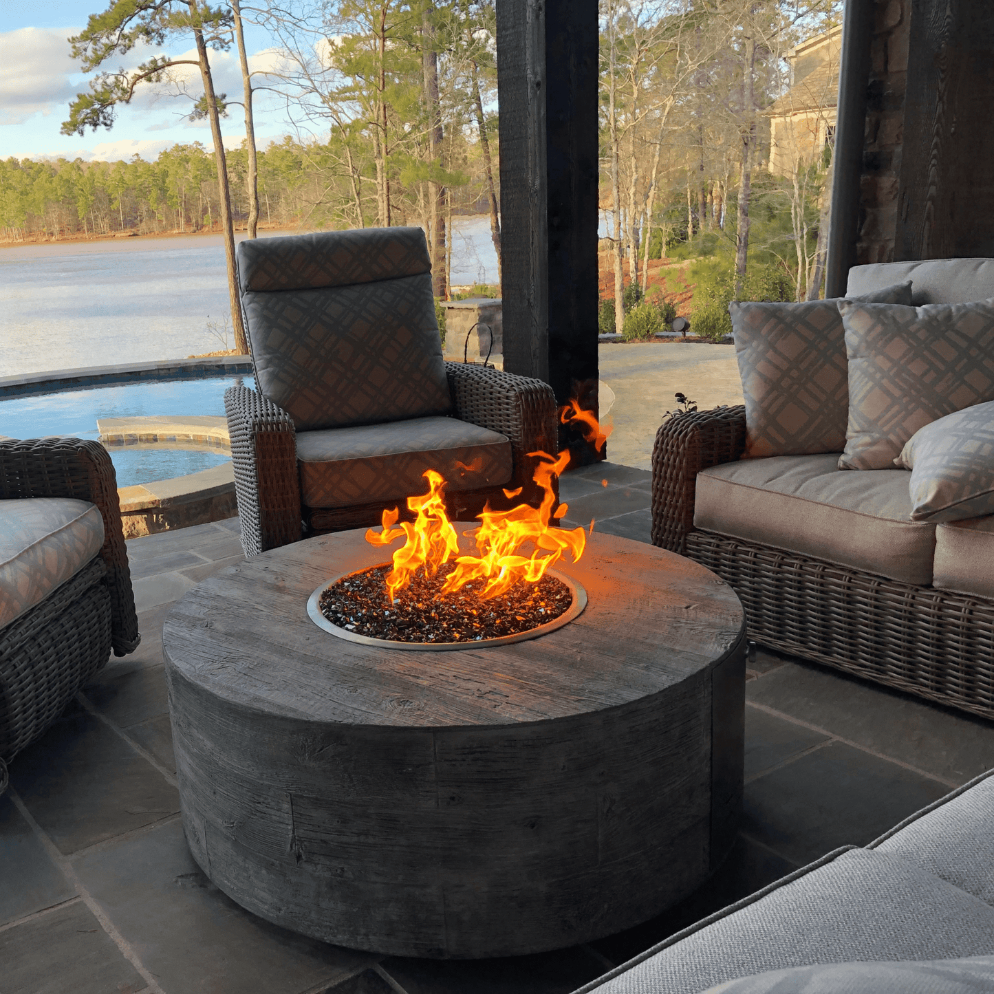 DIE AUSSERHALB PLUS Sequoia Wood Grain Fire Pit
